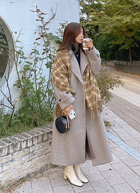 ベージュ ロングコート ウール混 マフラー付き》ウール混ノーカラーコート（ノーカラーコート
