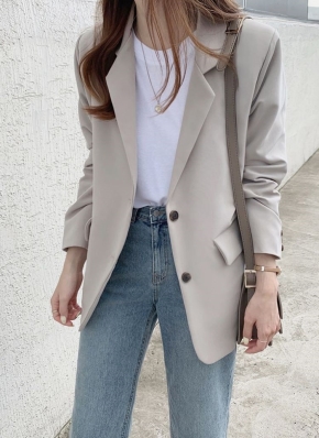 肩パッド内蔵ツーボタンジャケット | レディースファッション
