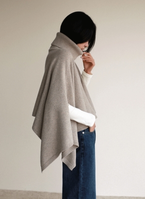 ✨美品✨　コグザビッグスモーク タートルネック　ニットポンチョ グレー　Free ✨美品✨ コグザビッグスモーク タートルネック ニットポンチョ グレー