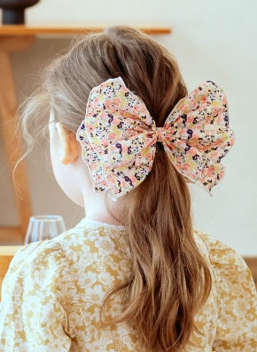 nelia wears ༶ 花柄刺繍ドレス×リボンヘアクリップ୨୧ フラワー刺繍肩リボンドレス(F ベージュ): WILLSELECTION｜公式