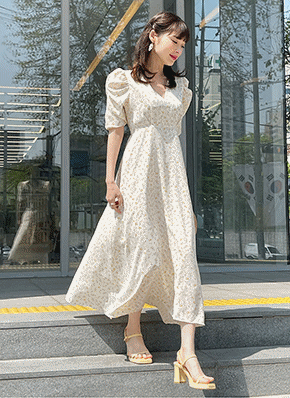 半額以下！新品！タグ無し ブレンヘイム シャーリング スリーブ ワンピース 半額以下！新品！タグ無し ブレンヘイム シャーリング スリーブ