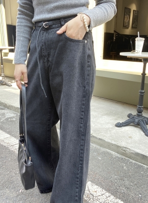 装飾付きグレーのデニムパンツ 1694624_22884759_k3.jpg