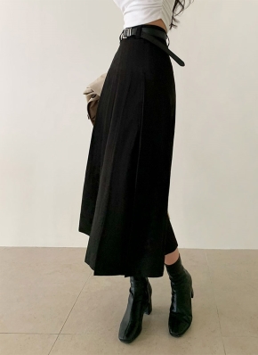 卒業式　美品　バーバリー　バーバリーロンドン　ベルト付き　プリーツスカート 卒業式 美品 バーバリー バーバリーロンドン ベルト付き