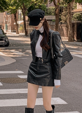 レザー調エポレットスタンドカラージャンパー&ミニスカートSET