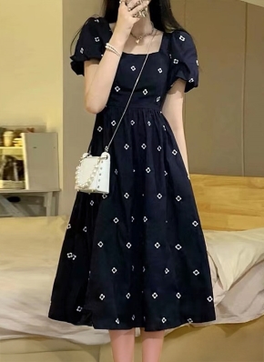【GUMZZI】花柄スクエアネック半袖フレアワンピースto28682 1901162_25019518_k3.jpg