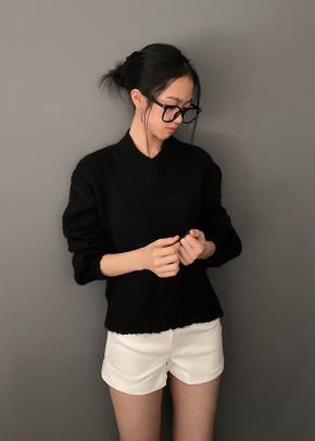 ウール混Vネックシンプルセミクロップドニット | レディース